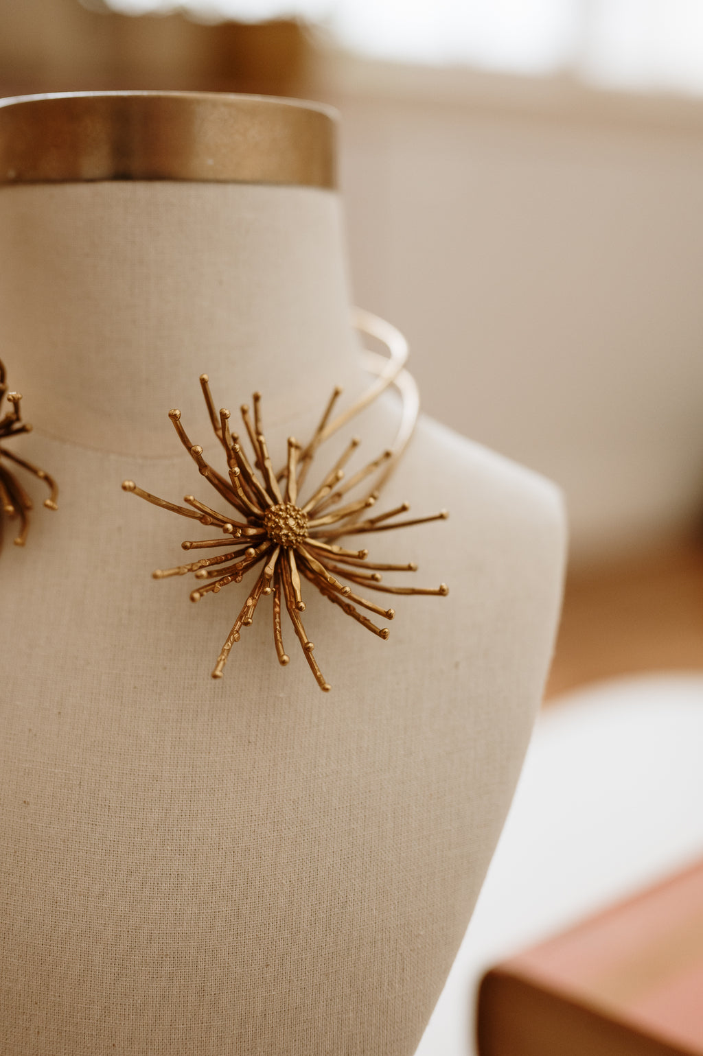 Anemona necklace
